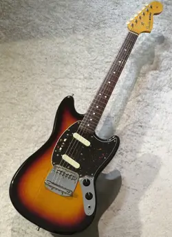 FENDER  MADE IN JAPAN TRADITIONAL 60S MUSTANG -3 TONE SUNBURST- 3.25KG