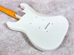 STRATOCASTER WHITE 2021