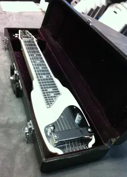 FENDER FS52 LAP STEEL GUITAR WITH OHSC