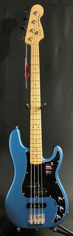 FENDER AMERICAN PERFORMER PRECISION BASS 4-STRING BASS GUITAR SATIN LAKE PLACID