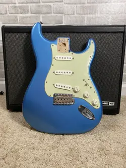 FENDER VINTERA II ROAD WORN LOADED BODY