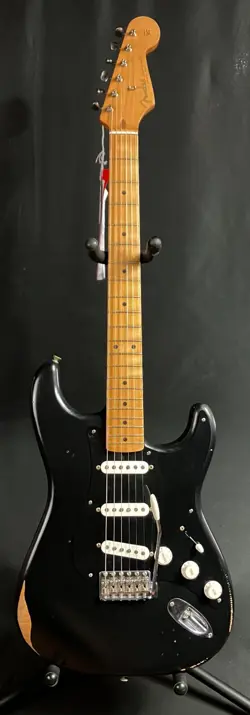 FENDER VINTERA ROAD WORN '50S STRATOCASTER ELECTRIC GUITAR BLACK FINISH W/ BAG