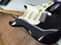 FENDER JAPAN ST54 STRATOCASTER TYPE ELECTRIC GUITAR V-SHAPE NECK, USED