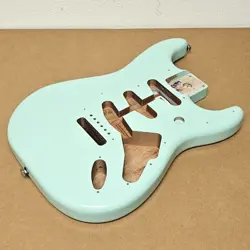 2022 FENDER VINTERA 60'S STRAT SURF GREEN ALDER BODY VINTAGE '62 REISSUE GUITAR