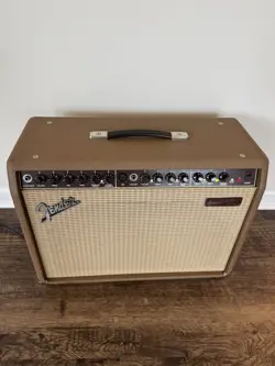 FENDER ACOUSTASONIC JUNIOR PR 334 ACOUSTIC GUITAR AMPLIFIER