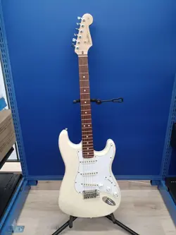 FENDER JAPAN STRATOCASTER ST-650 1980'S ELECTRIC GUITAR MADE IN JAPAN