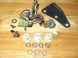 FENDER 1995 USA WHITE AMERICAN VINTAGE 57/62 STRATOCASTER CONTROL POTS HARNESS