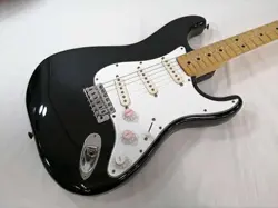 FENDER STRAT GTR M/N BLK ELECTRIC GUITAR USED