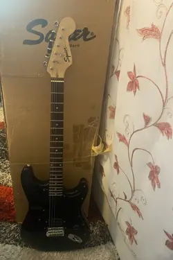 SQUIER BY FENDER BLACK ELECTRIC GUITAR