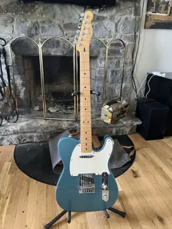 ELECTRIC FENDER, STRATOCASTER