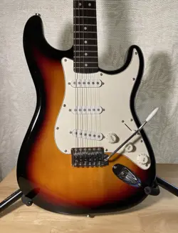 2008 SQUIER BY FENDER SE STRATOCASTER WITH FULL SIZE BODY TRI-COLOR SUNBURST