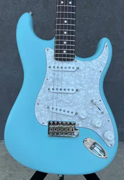 WONG SIGNATURE STRATOCASTER