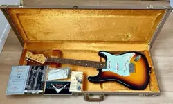 ELECTRIC GUITAR FENDER CUSTOM SHOP MBS DENNIS GALUSZKA1961 STRATOCASTER SUNBURST