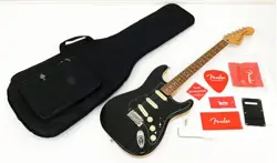 ELECTRIC GUITAR FENDER MEXICO DELUXE STRATOCASTER BLACK S/N MX18041772 & CASE