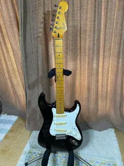 ELECTRIC GUITAR FENDER JAPAN STRATOCASTER 1985 BLACK