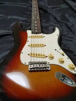 STORATCASTER SUNBURST WITH
