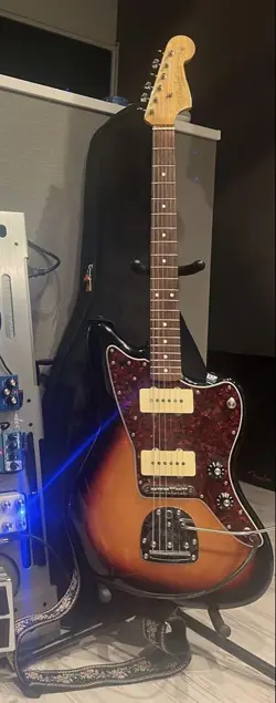 FENDER VINTERA 60S JAZZMASTER MODIFIED VINTAGE ELECTRIC GUITAR - SOFT CASE INCLU