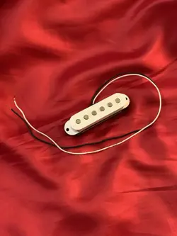 FENDER VINTAGE SQUIER