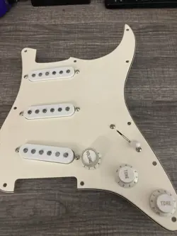 CREAM  LOADED FENDER STRATOCASTER PICKGUARD TAP SWITCH BRIDGE POSITION 47