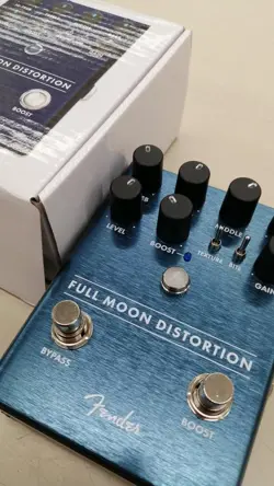 DISTORTION EFFECTOR NO.NM621