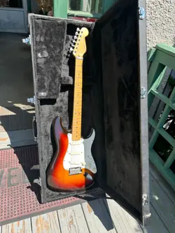 FENDER STRAT PLUS DELUXE