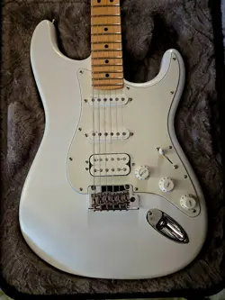 ARTIST SERIES JUANES