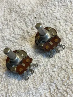 NOS ORIGINAL 1968 CTS FENDER TELECASTER P-BASS SOLID SHAFT POTS 250K MATCHED SET