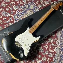 FENDER STRATOCASTER3.96KG
