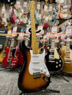 FENDER  70TH AMERICAN VINATGE II 1954 STRATOCASTER
