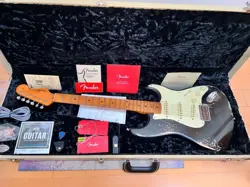 ELECTRIC GUITAR FENDER ERIC JOHNSON STRATOCASTER 2018 RELIC FINISH VINTAGE BLACK