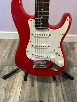 MINI STRATOCASTER RED