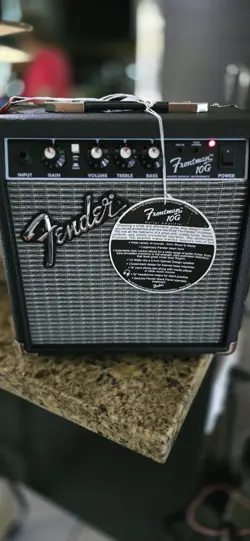 FENDER FRONTMAN 10G 10W GUITAR  AMP BLACK