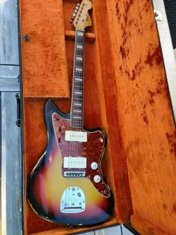 1962 1966  FENDER JAZZMASTER SUNBURST ELECTRIC GUITAR 