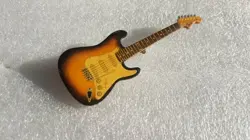 STRATOCASTER CUSTOM FENDER