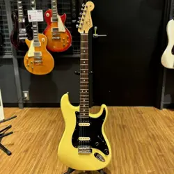 FENDER /STRATOCASTER 3.775KG