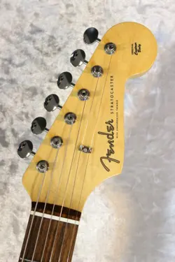 FENDER FSR  JAPAN TRADITIONAL 60S STRATOCASTER 3-TONE