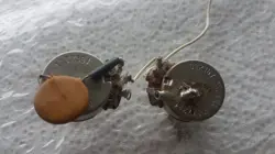 TELECASTER BASS POTS