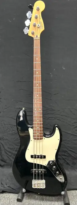 5-STRING FENDER JAZZ BASS , MADE IN MEXICO