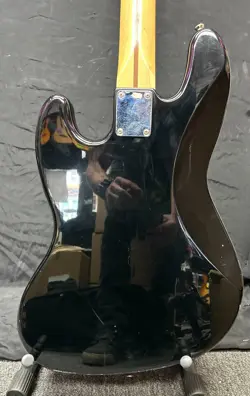 5-STRING FENDER JAZZ