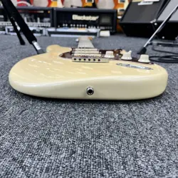 DELUXE STRATOCASTER SAFE