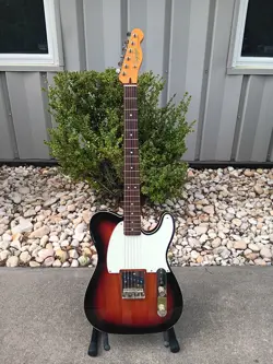2022 SQUIER CLASSIC
