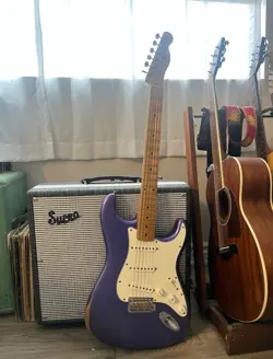 USED FENDER VINTERA ROAD WORN MISCHIEF MAKER STRATOCASTER 2021 - METALLIC PURPLE