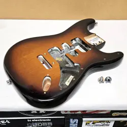 2012 FENDER AMERICAN DELUXE STRAT ALDER BODY 2-TONE SUNBURST USA ELECTRIC GUITAR