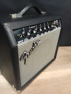 GUITAR AMPLIFIER W/