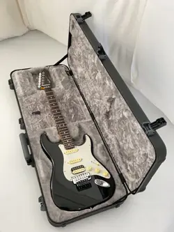 LUXE STRATOCASTER FLOYD