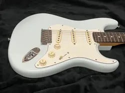 EXCLUSIVE FENDER