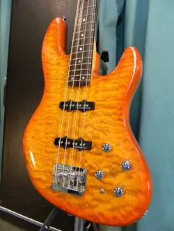 JAZZ BASS MIK