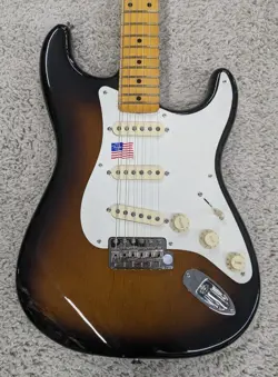 SIGNATURE STRATOCASTER GUITAR
