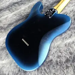 TELECASTER DELUXE DARK