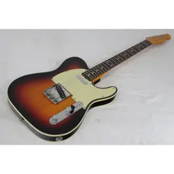 FENDER 62 CUSTOM